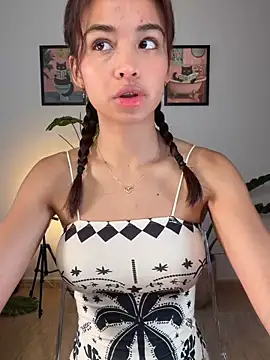 Snapshot of Adriennesexxx chatting on 5, 6, 2026 Adriennesexxx online show from 5, 6, 2026