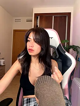 Adriennesexxx online show from 18, 1, 2026