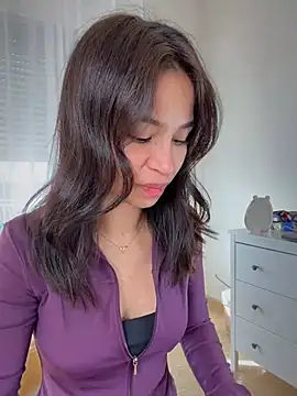 Adriennesexxx online show from 6, 2, 2026