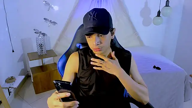 Snapshot of Brand_habes chatting on 11, 11, 2025 Brand habes online show from 11, 11, 2025