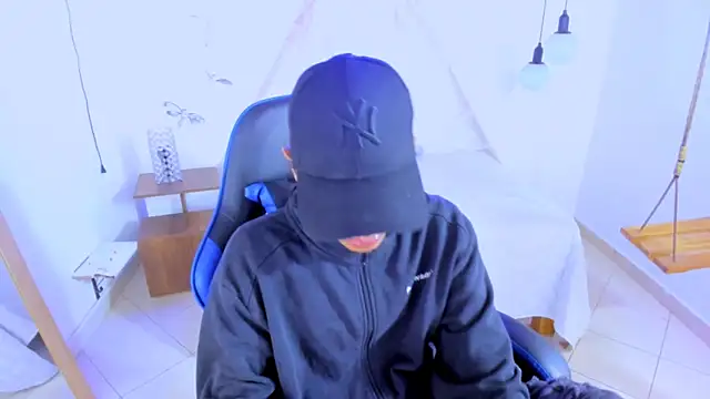 Snapshot of Brand_habes chatting on 30, 11, 2025 Brand habes online show from 30, 11, 2025