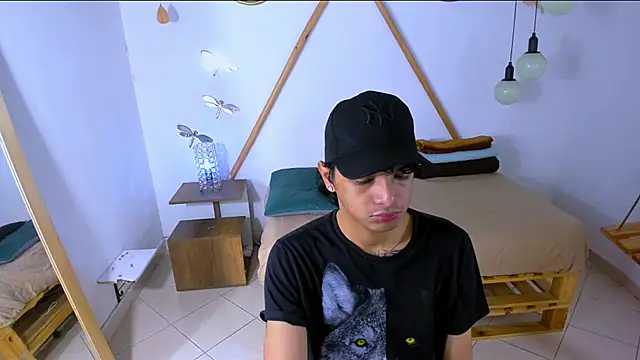 Snapshot of Brand_habes chatting on 15, 10, 2025 Brand habes online show from 15, 10, 2025