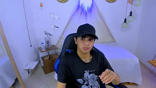 Snapshot of Brand_habes chatting on 19, 11, 2025 Brand habes online show from 19, 11, 2025