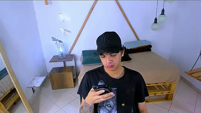 Snapshot of Brand_habes chatting on 14, 10, 2025 Brand habes online show from 14, 10, 2025