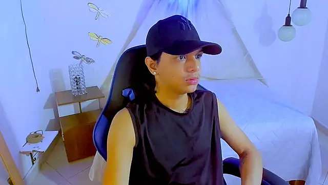 Snapshot of Brand_habes chatting on 15, 11, 2025 Brand habes online show from 15, 11, 2025