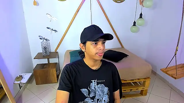 Snapshot of Brand_habes chatting on 29, 10, 2025 Brand habes online show from 29, 10, 2025