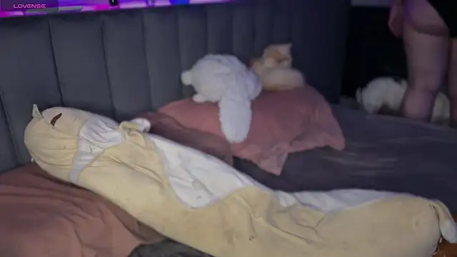 enchanting alice online show from 23, 4, 2026