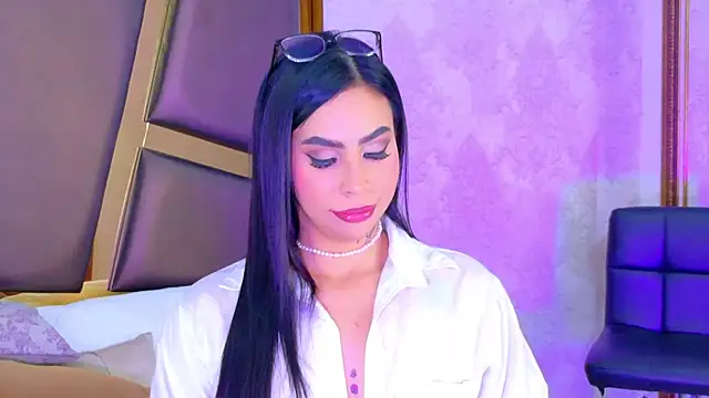 GiahDaniels online show from 22, 4, 2026