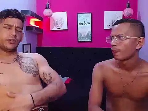 hugecocks hot online show from 21, 5, 2026