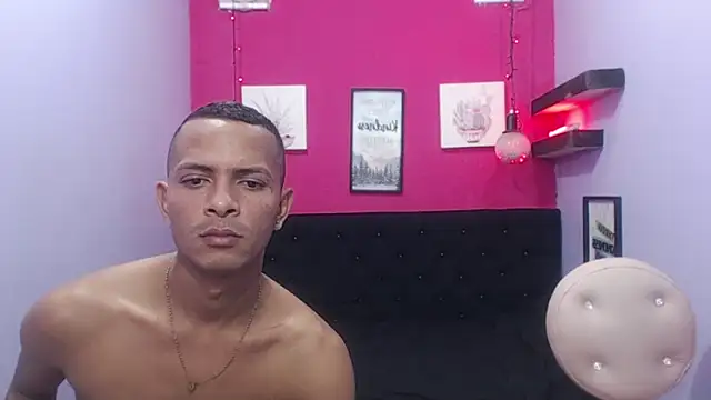 hugecocks hot online show from 1, 5, 2026
