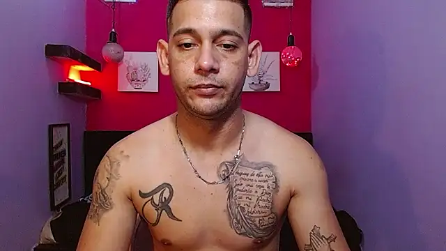 hugecocks hot online show from 15, 5, 2026
