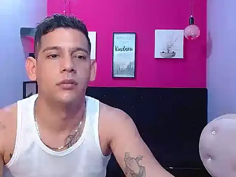 hugecocks hot online show from 28, 5, 2026