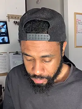 KaelMoreau online show from 11, 10, 2025