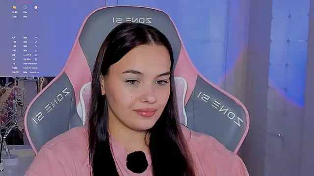 Snapshot of _Sweetie_ chatting on 12, 11, 2025 Sweetie online show from 12, 11, 2025