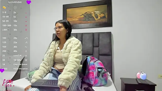 Snapshot of Vahiolet_smith chatting on 18, 7, 2026 Vahiolet smith online show from 18, 7, 2026