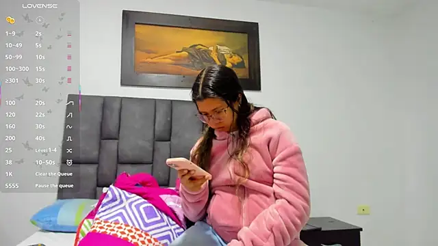 Snapshot of Vahiolet_smith chatting on 14, 7, 2026 Vahiolet smith online show from 14, 7, 2026