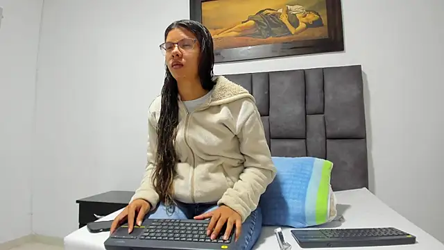 Vahiolet smith online show from 15, 4, 2026