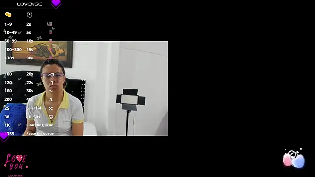 Vahiolet smith online show from 27, 11, 2025