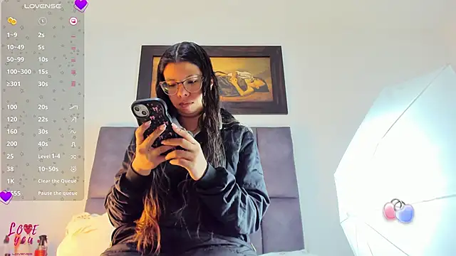 Vahiolet smith online show from 17, 3, 2026