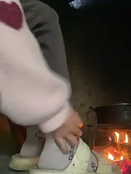 Asianmombigasss online show from 18, 12, 2025