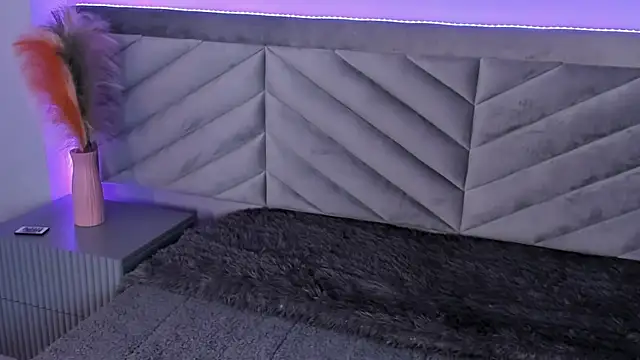 Ary thompson   online show from 4, 12, 2024