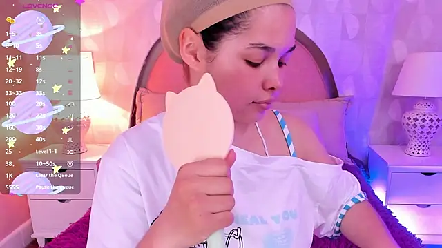 Snapshot of angeline_teen chatting on 2, 6, 2026 angeline teen online show from 2, 6, 2026