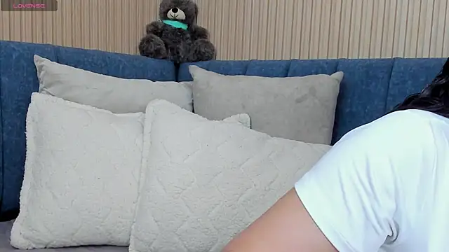 angeline teen online show from 14, 11, 2025