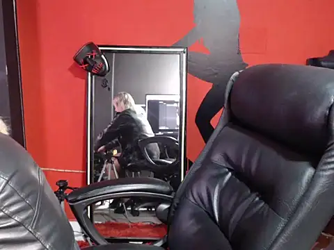 KLOE PIELL online show from 24, 3, 2026