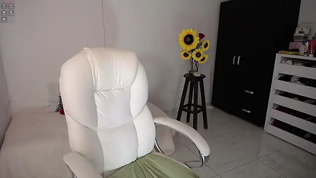 Ghada milf online show from 9, 3, 2025