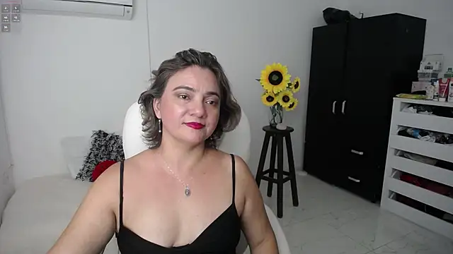 Ghada milf online show from 7, 3, 2025
