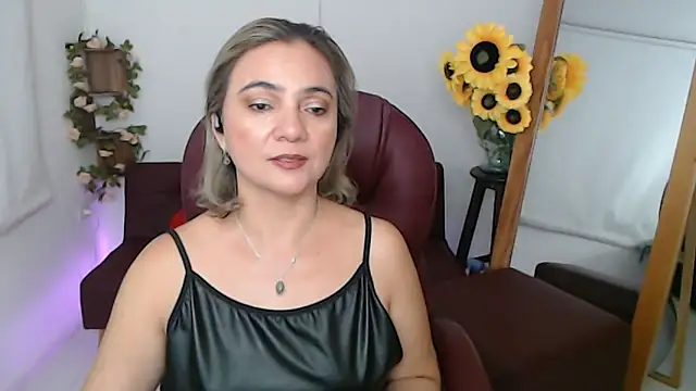 Snapshot of Ghada_milf chatting on 14, 6, 2026 Ghada milf online show from 14, 6, 2026
