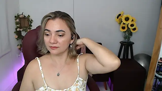 Snapshot of Ghada_milf chatting on 15, 5, 2026 Ghada milf online show from 15, 5, 2026