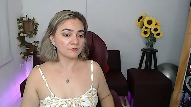 Snapshot of Ghada_milf chatting on 15, 5, 2026 Ghada milf online show from 15, 5, 2026
