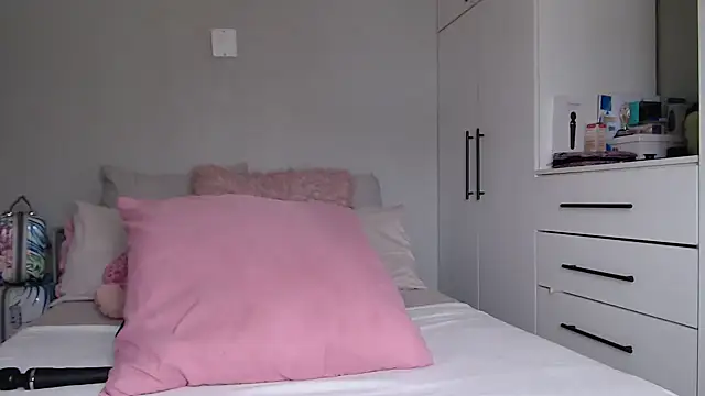 Amberbela online show from 13, 2, 2026