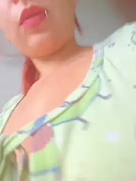 Snapshot of MiaLujan_ chatting on 10, 2, 2025 MiaLujan online show from 10, 2, 2025