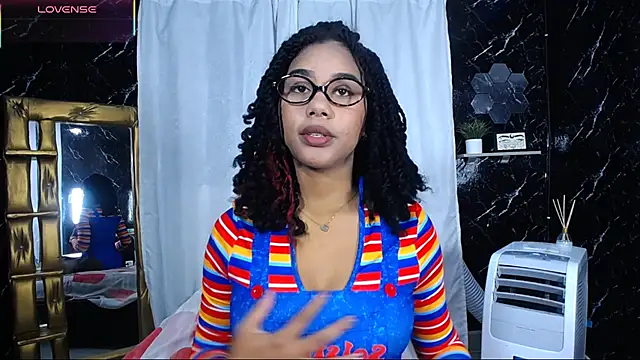 Hillary queen online show from 1, 11, 2025