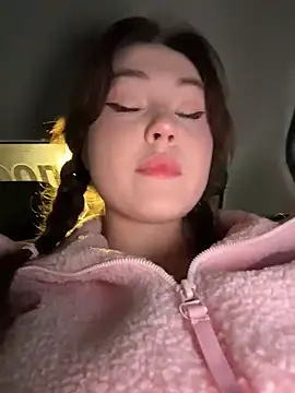 Peachy Dream online show from 29, 10, 2025