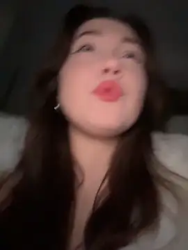 Peachy Dream online show from 24, 11, 2025