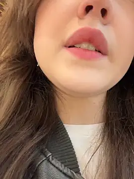 Peachy Dream online show from 18, 4, 2026