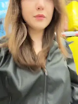 Peachy Dream online show from 13, 10, 2025