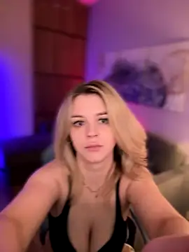 Love Bri online show from 28, 10, 2025