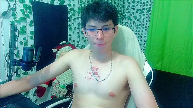 Snapshot of Andy_gray chatting on 16, 12, 2025 Andy gray online show from 16, 12, 2025