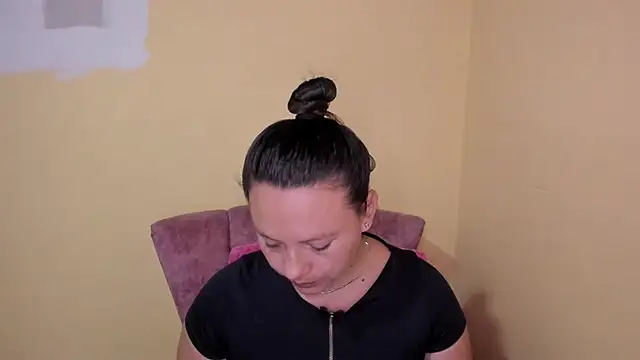 lauraguzman online show from 17, 7, 2026