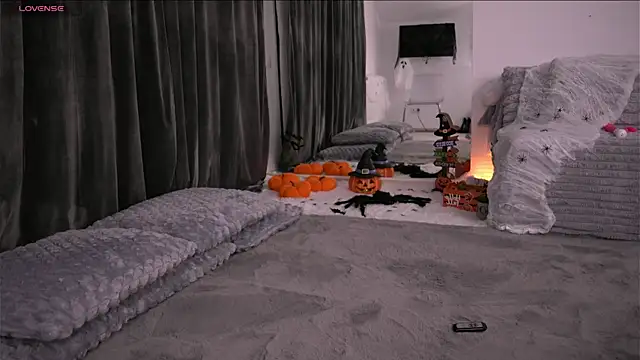 Snapshot of KylieJoyce chatting on 22, 10, 2025 KylieJoyce online show from 22, 10, 2025