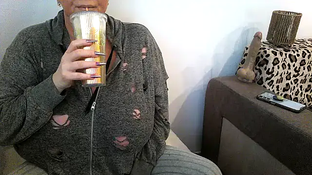 hotsierra4u online show from 7, 4, 2026