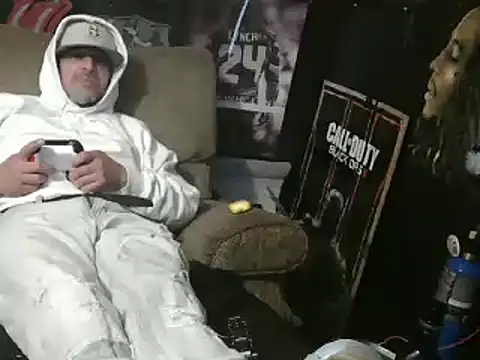 Snapshot of RM_Discov3ri3z chatting on 4, 12, 2024 RM Discov3ri3z online show from 4, 12, 2024