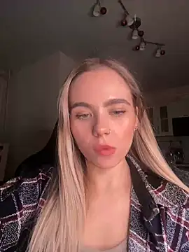 Snapshot of SkyBriii chatting on 19, 2, 2025 SkyBriii online show from 19, 2, 2025