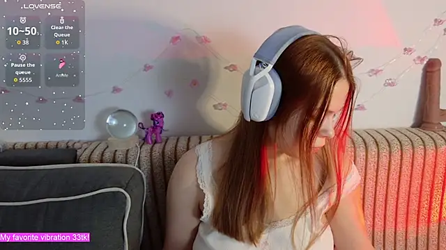 ValBae online show from 2, 12, 2025