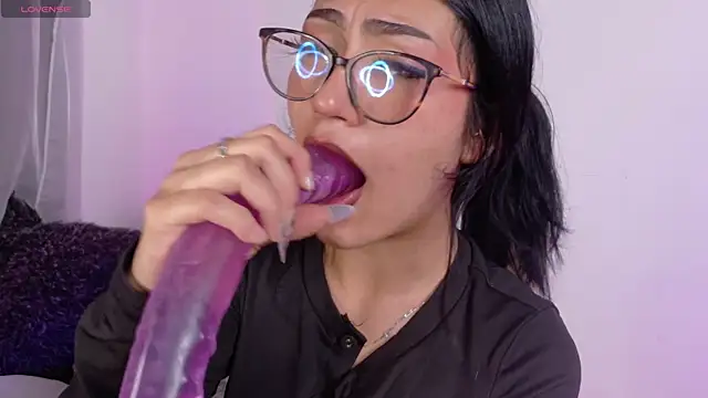 miluv19 online show from 15, 4, 2026