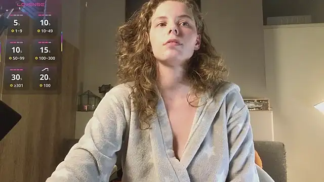 Snapshot of AyreenMoore chatting on 17, 5, 2026 AyreenMoore online show from 17, 5, 2026
